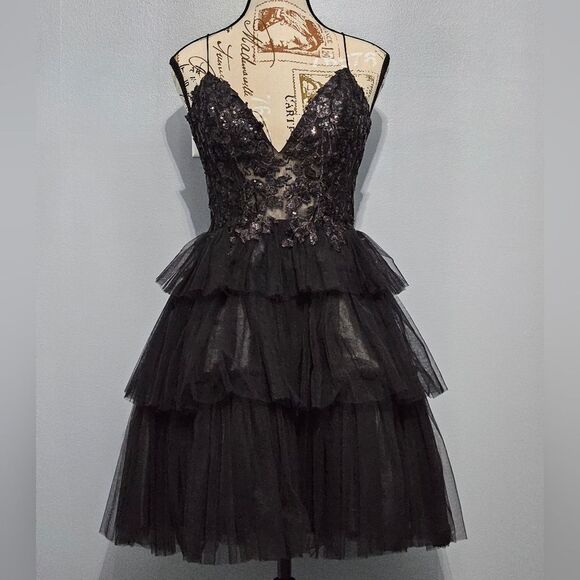 👗Black, beautiful, short formal dress. Corset back. NWOT, Size 0/2 - Picture 1 of 12